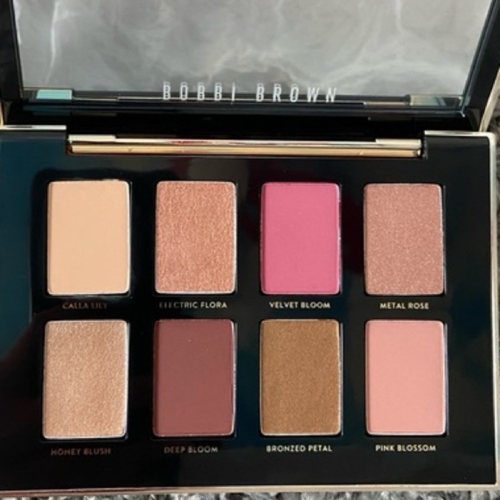 Bobbi Brown Luxe Metal Rose Gold Eyeshadow Palette - Picture 3 of 3